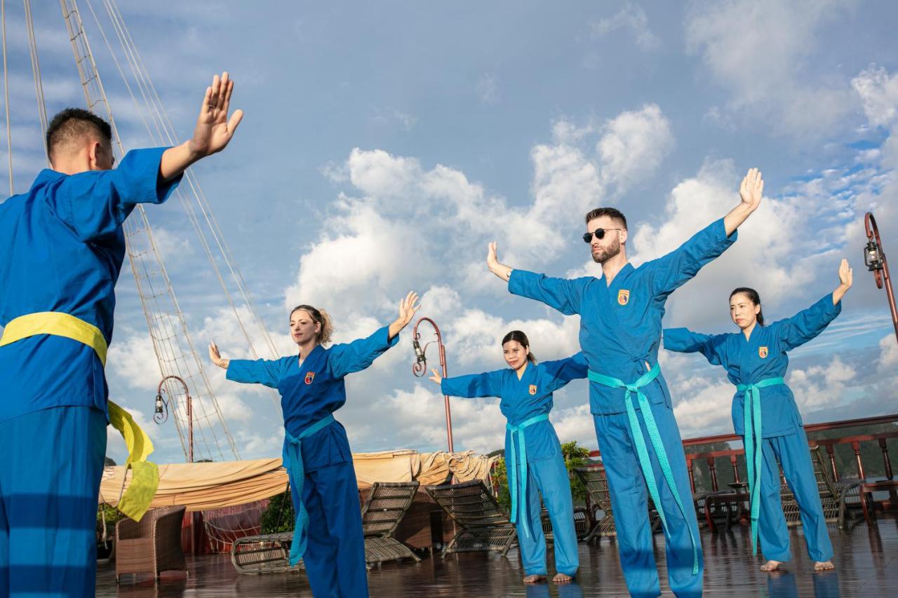 Emperor Cruises Legacy Ha Long Hotel Ngoại thất bức ảnh