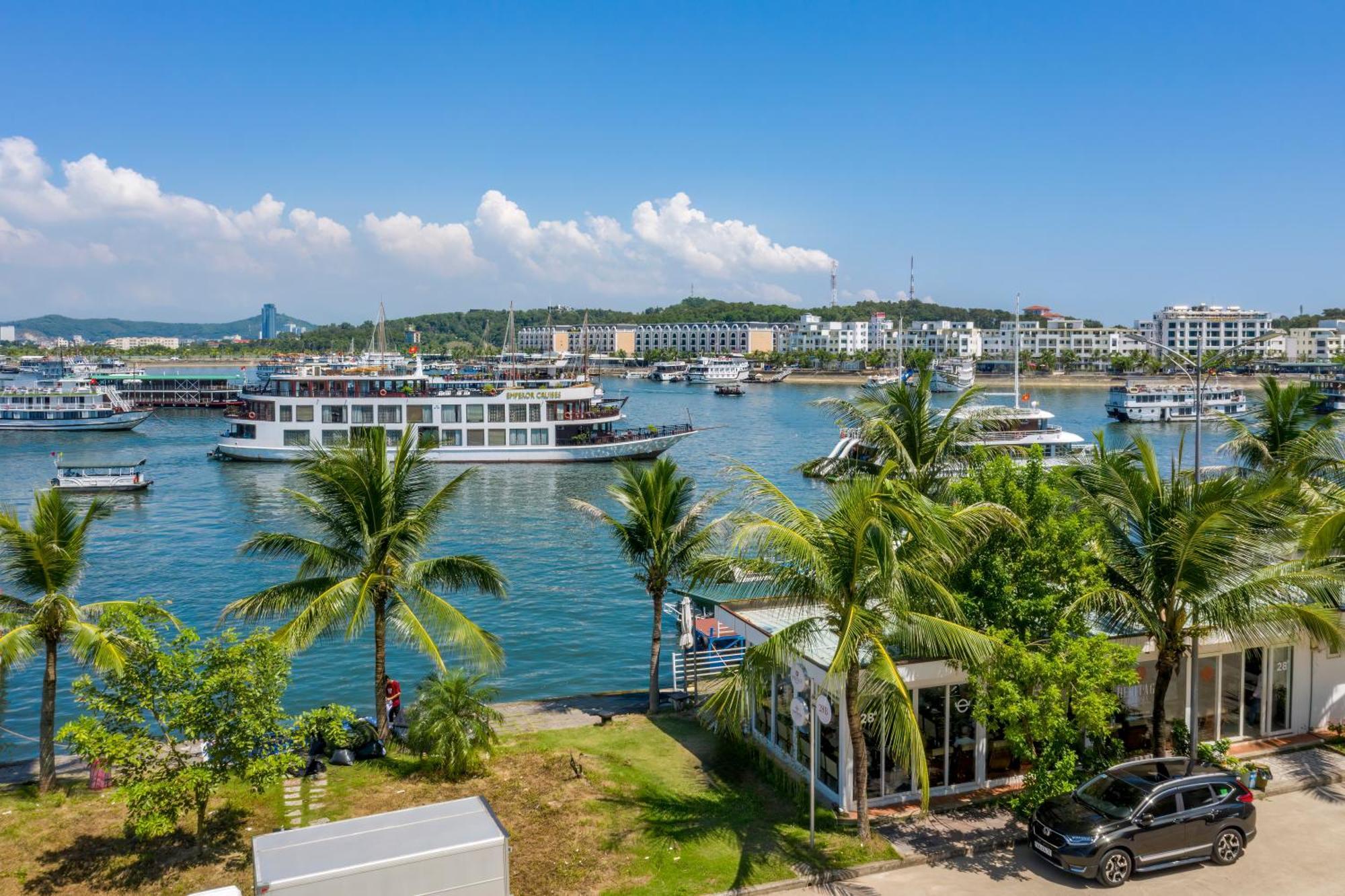 Emperor Cruises Legacy Ha Long Hotel Ngoại thất bức ảnh