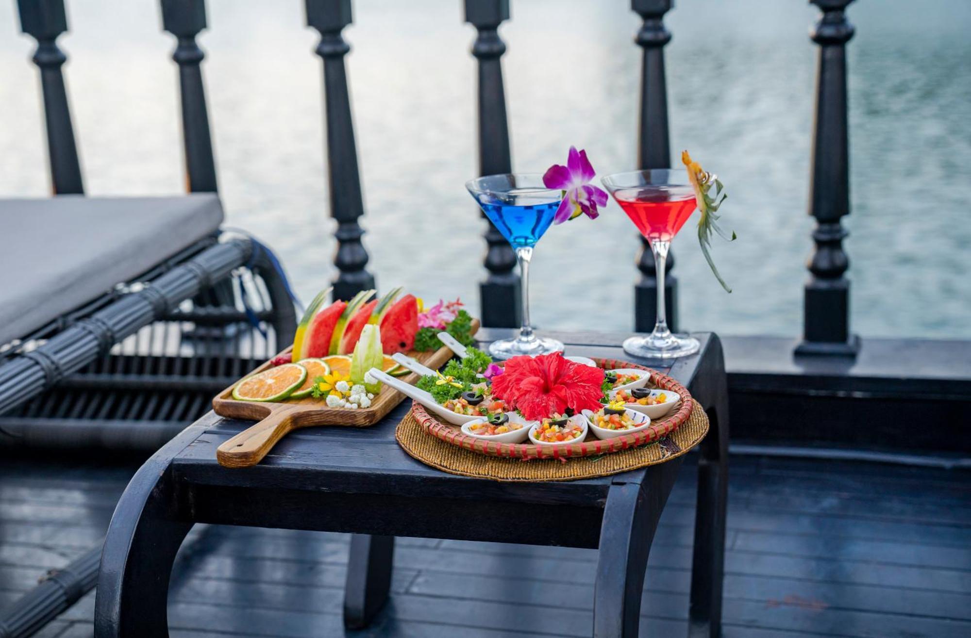 Emperor Cruises Legacy Ha Long Hotel Ngoại thất bức ảnh