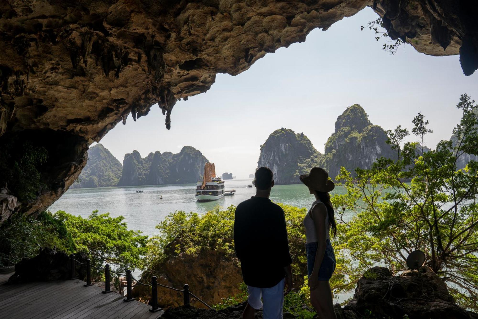 Emperor Cruises Legacy Ha Long Hotel Ngoại thất bức ảnh
