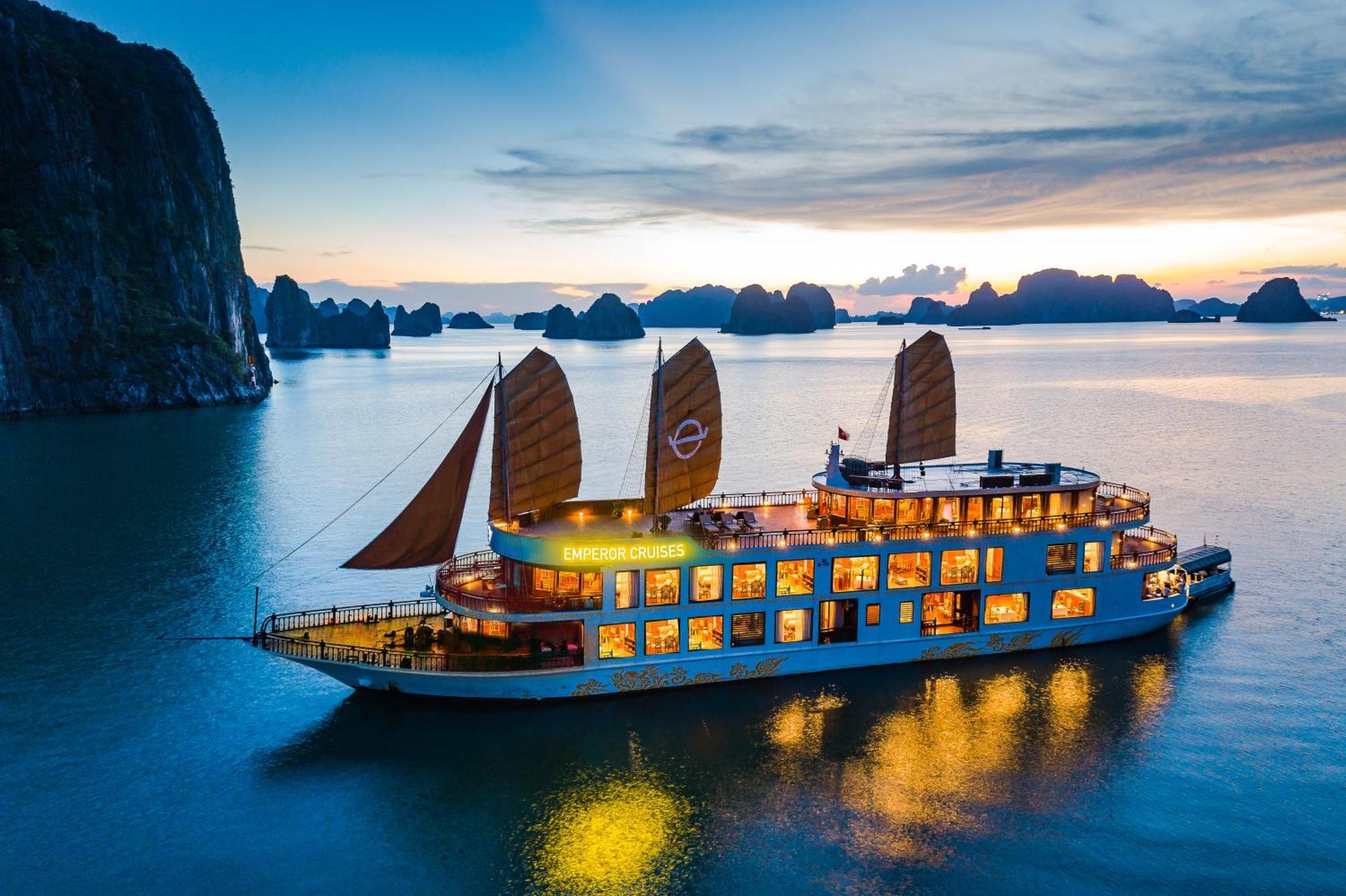 Emperor Cruises Legacy Ha Long Hotel Ngoại thất bức ảnh